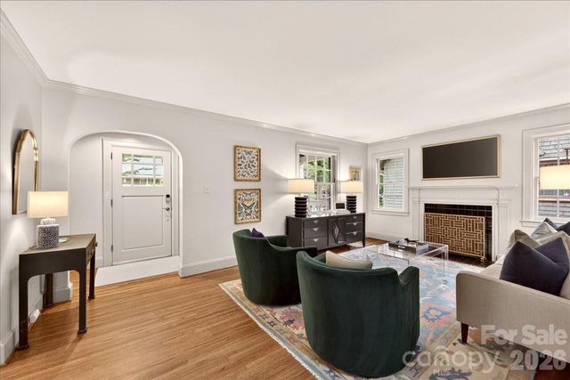 2121 Charlotte Drive, Charlotte, NC 28203