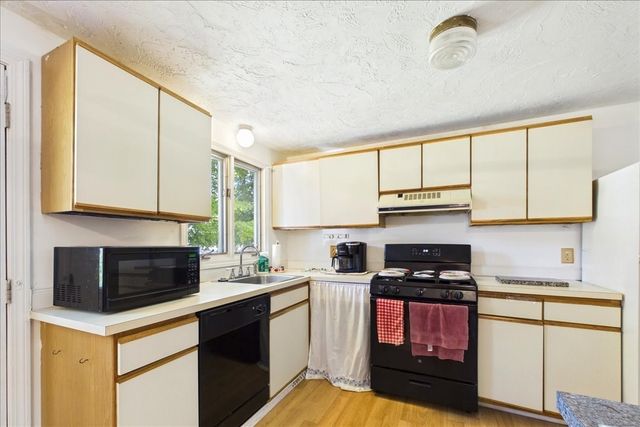 600 N Montello St 3, Brockton, MA 02301