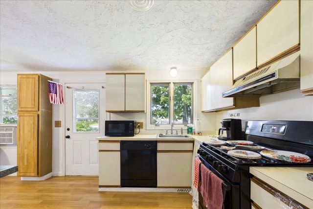 600 N Montello St 3, Brockton, MA 02301
