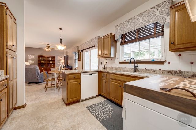 4606 Carrier Circle, Plainfield, IL 60586