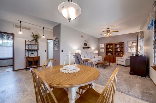 4606 Carrier Circle, Plainfield, IL 60586