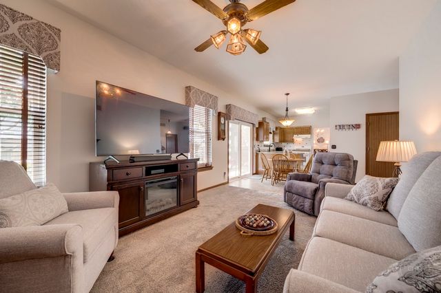 4606 Carrier Circle, Plainfield, IL 60586