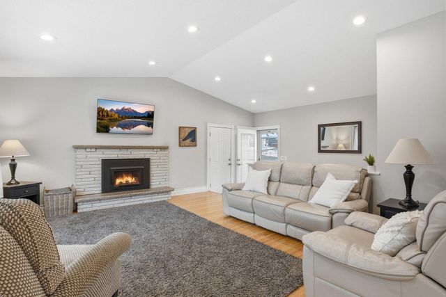 10666 Utica Road, Bloomington, MN 55437