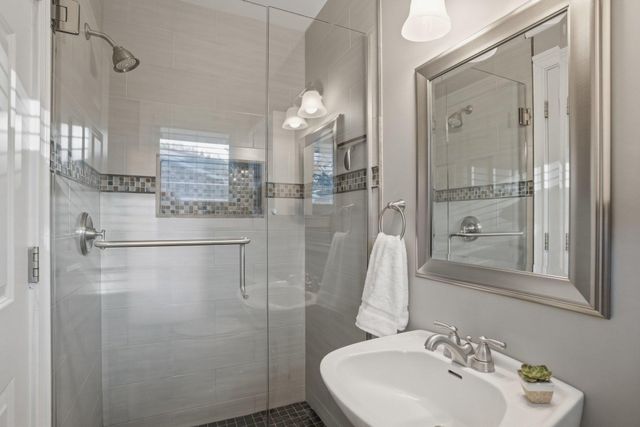 10666 Utica Road, Bloomington, MN 55437