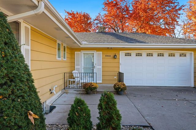 10666 Utica Road, Bloomington, MN 55437