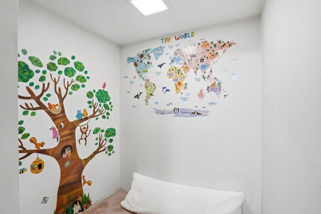 10666 Utica Road, Bloomington, MN 55437