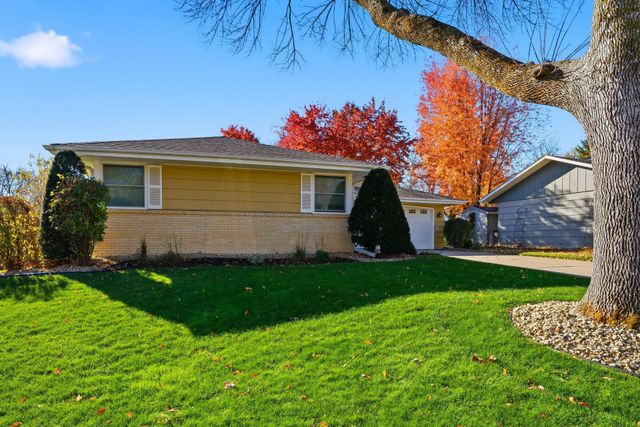 10666 Utica Road, Bloomington, MN 55437