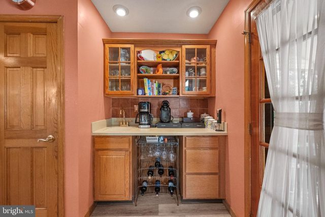 8 WASHINGTON DR, Clementon, NJ 08021
