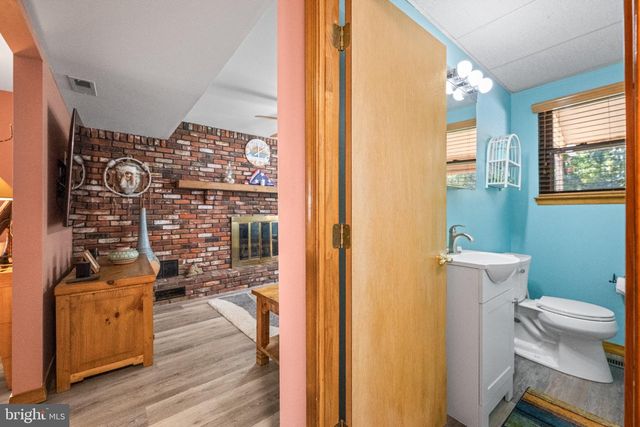 8 WASHINGTON DR, Clementon, NJ 08021