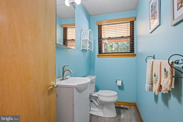 8 WASHINGTON DR, Clementon, NJ 08021