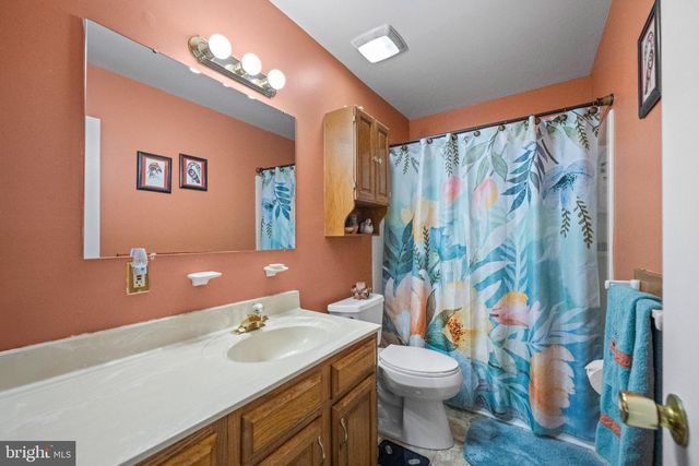 8 WASHINGTON DR, Clementon, NJ 08021