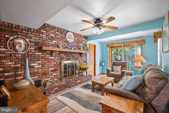8 WASHINGTON DR, Clementon, NJ 08021
