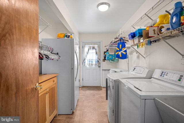 8 WASHINGTON DR, Clementon, NJ 08021