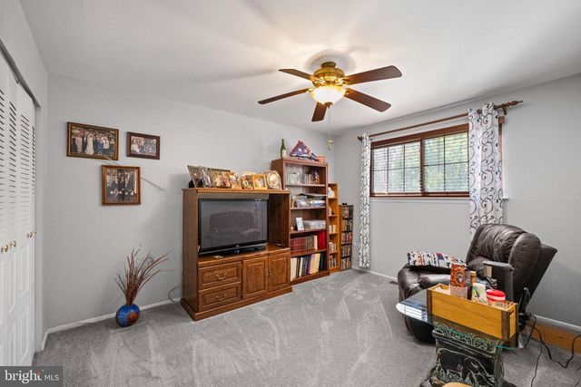 8 WASHINGTON DR, Clementon, NJ 08021