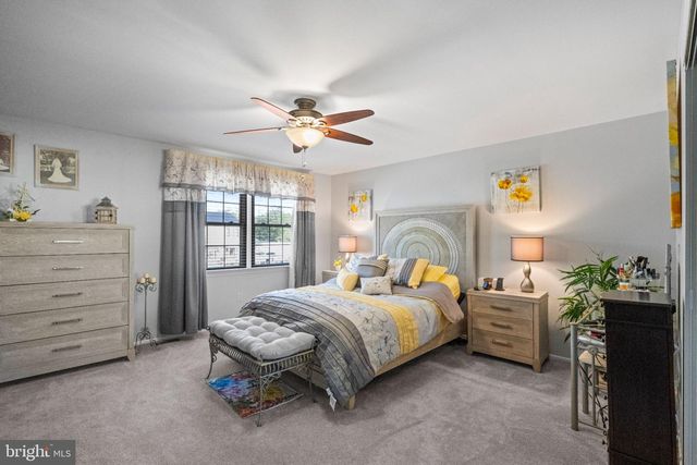 8 WASHINGTON DR, Clementon, NJ 08021