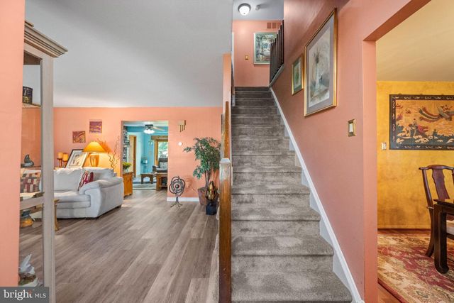 8 WASHINGTON DR, Clementon, NJ 08021