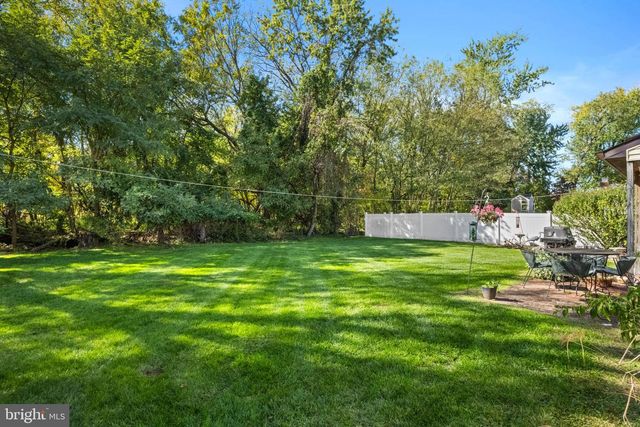8 WASHINGTON DR, Clementon, NJ 08021