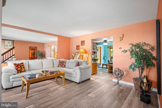 8 WASHINGTON DR, Clementon, NJ 08021