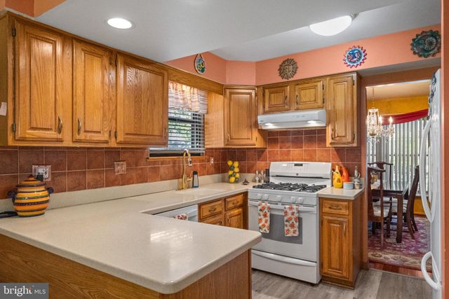 8 WASHINGTON DR, Clementon, NJ 08021