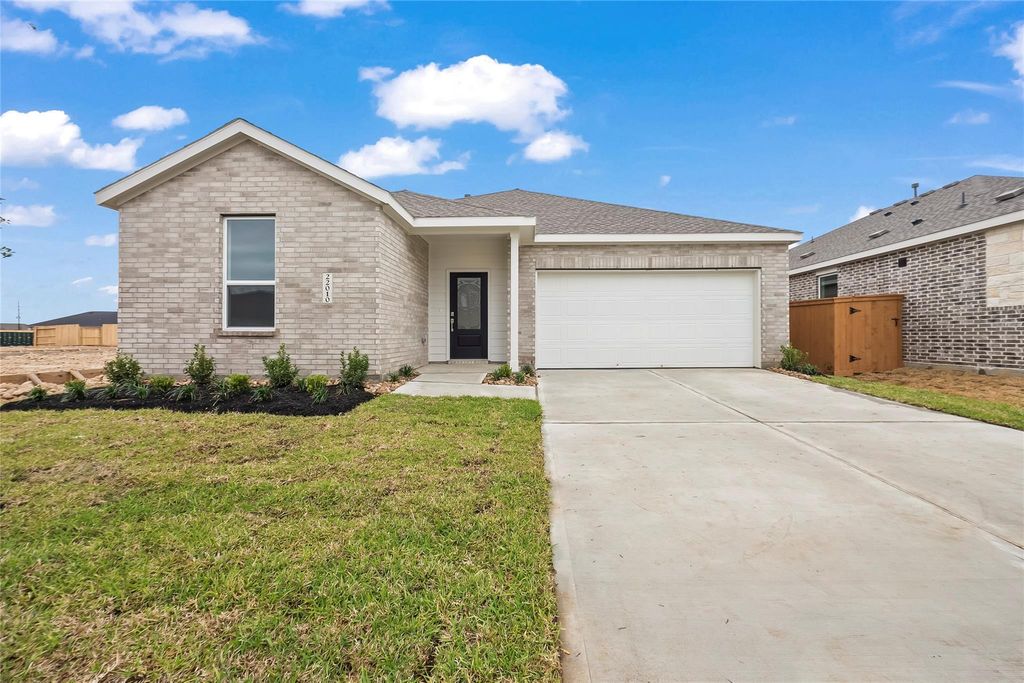 1951 Stargazer Lane, Angleton, TX 77515