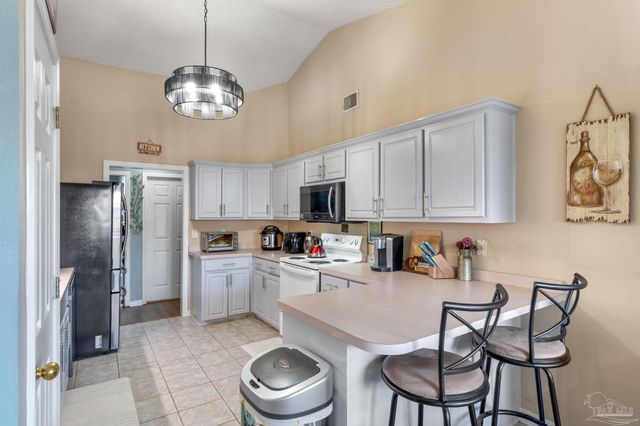 9562 Dynasty Ln, Navarre, FL 32566