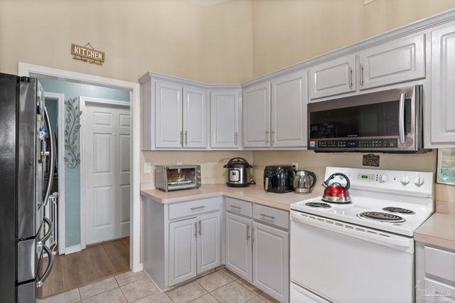 9562 Dynasty Ln, Navarre, FL 32566