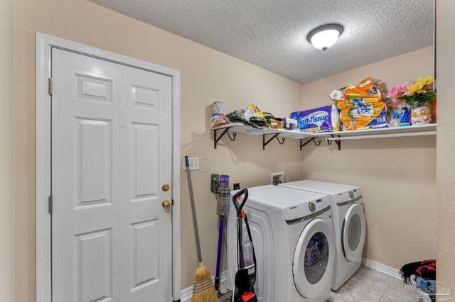 9562 Dynasty Ln, Navarre, FL 32566
