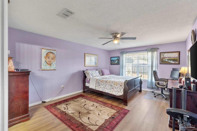 9562 Dynasty Ln, Navarre, FL 32566