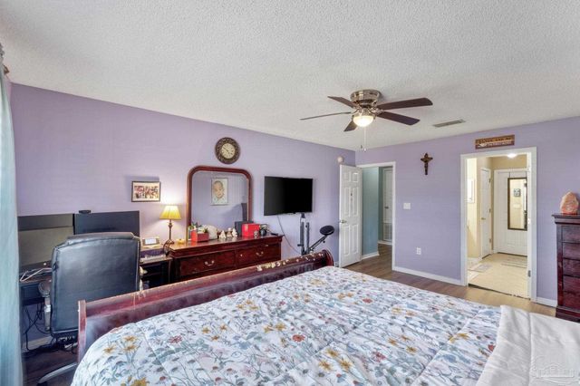 9562 Dynasty Ln, Navarre, FL 32566