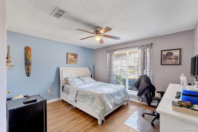 9562 Dynasty Ln, Navarre, FL 32566