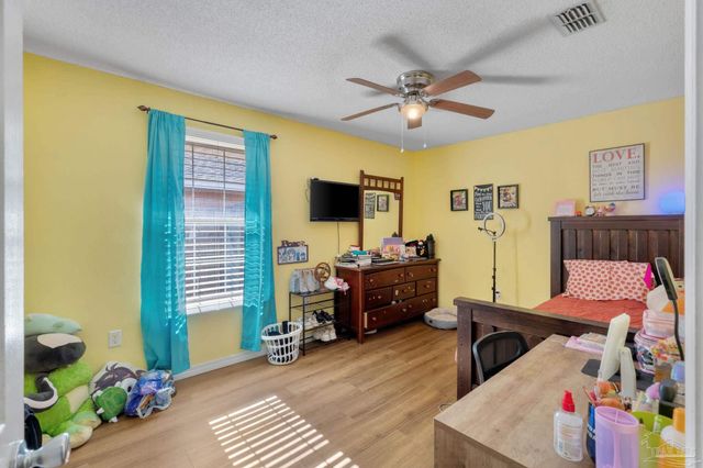 9562 Dynasty Ln, Navarre, FL 32566