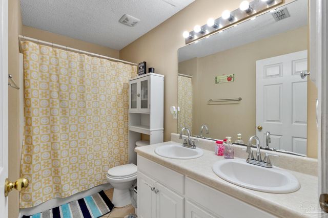 9562 Dynasty Ln, Navarre, FL 32566