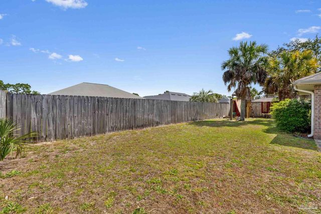 9562 Dynasty Ln, Navarre, FL 32566