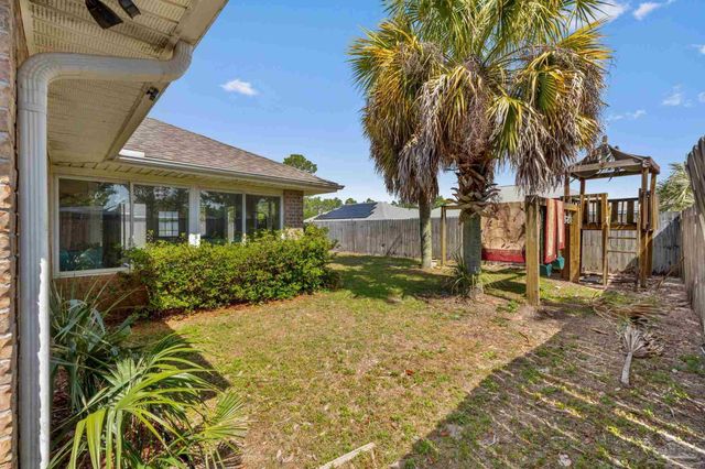 9562 Dynasty Ln, Navarre, FL 32566