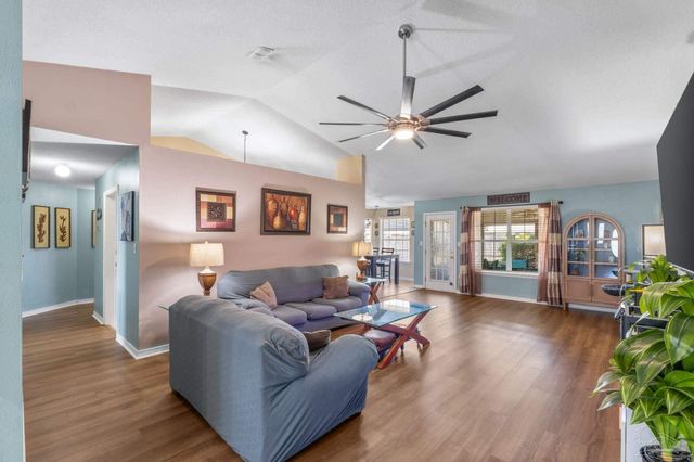 9562 Dynasty Ln, Navarre, FL 32566