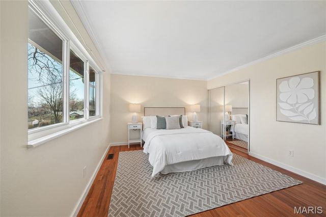 2664 Sanders Drive, St Louis, MO 63129