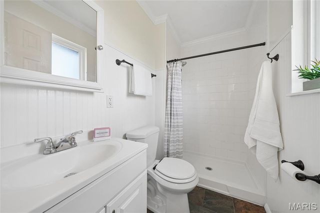 2664 Sanders Drive, St Louis, MO 63129