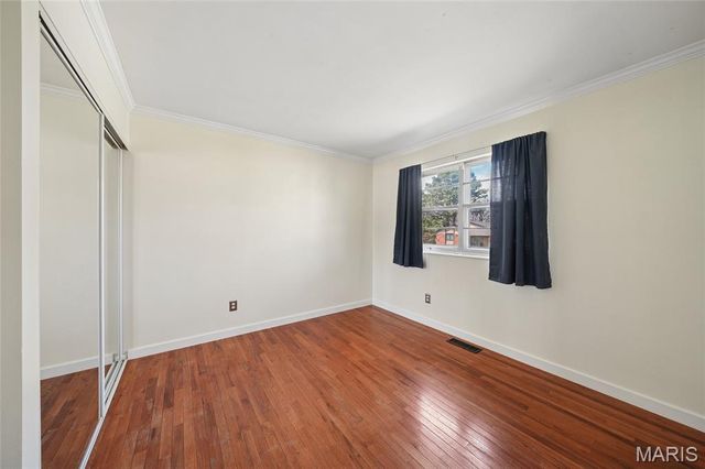 2664 Sanders Drive, St Louis, MO 63129