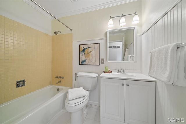 2664 Sanders Drive, St Louis, MO 63129