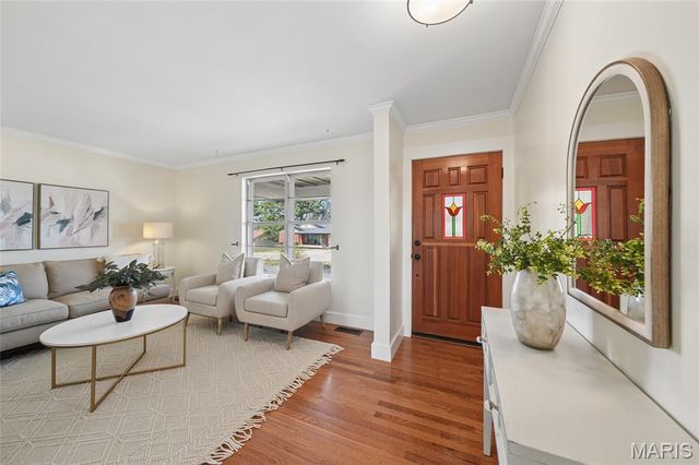 2664 Sanders Drive, St Louis, MO 63129