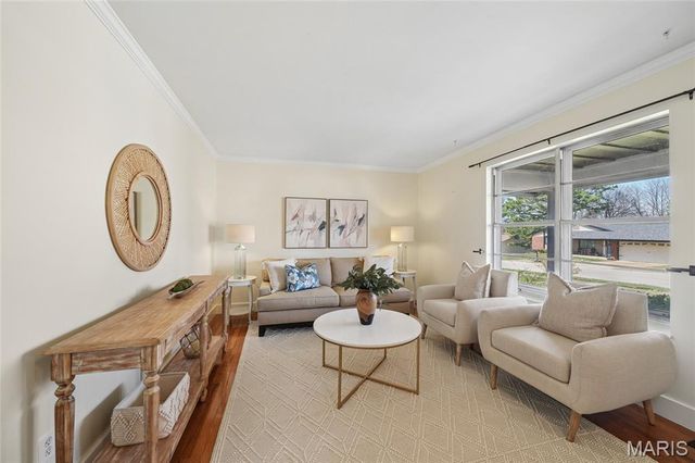 2664 Sanders Drive, St Louis, MO 63129