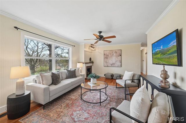 2664 Sanders Drive, St Louis, MO 63129