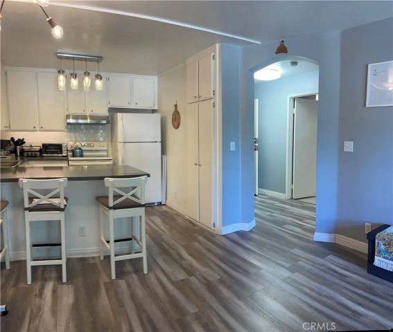 6815 Remmet Avenue 216, Canoga Park, CA 91303