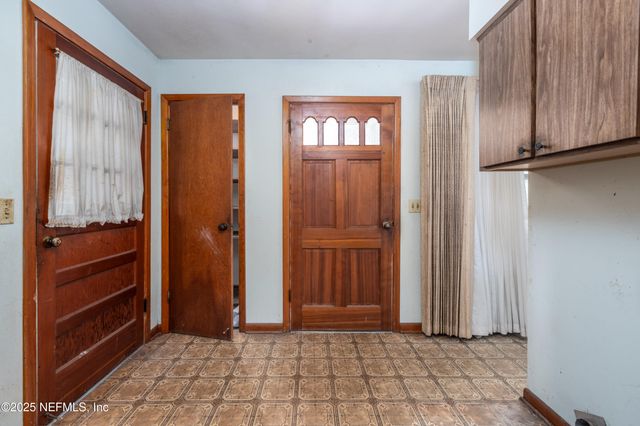 2391 HAPPY Lane, Jacksonville, FL 32218