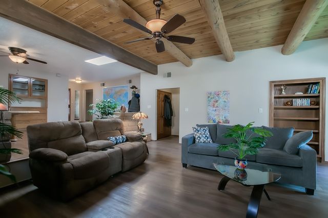 9404 Callaway Circle NE, Albuquerque, NM 87111