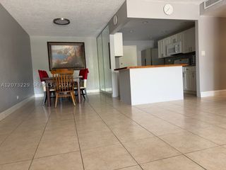 800 NE 195th St 211, Miami, FL 33179