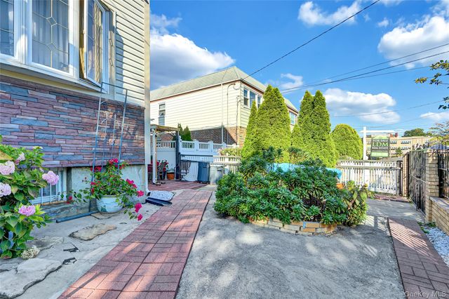 150-27 16th Road, Whitestone, NY 11357