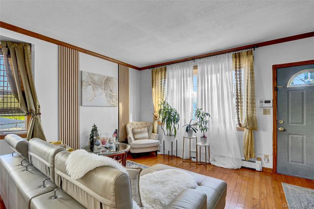 150-27 16th Road, Whitestone, NY 11357