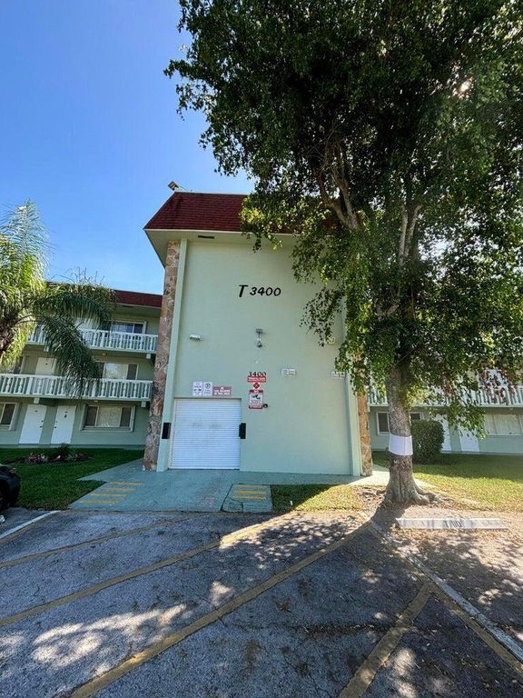 3400 Springdale Boulevard 217, Palm Springs, FL 33461