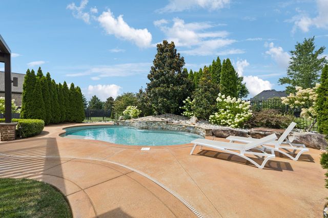 1416 Orchard Hill Ln, Arrington, TN 37014
